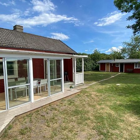 Charmig, Nyrenoverat Och Fullt Utrustad Stuga. Anpassad Foer Hundar, Naera Till Naturen Och Havet. Gangavstand Till Golfbana. Kalmar Esterno foto